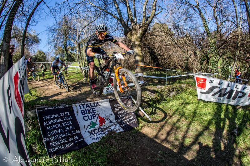 Avondetto esalta il pubblico alla Verona Mtb International